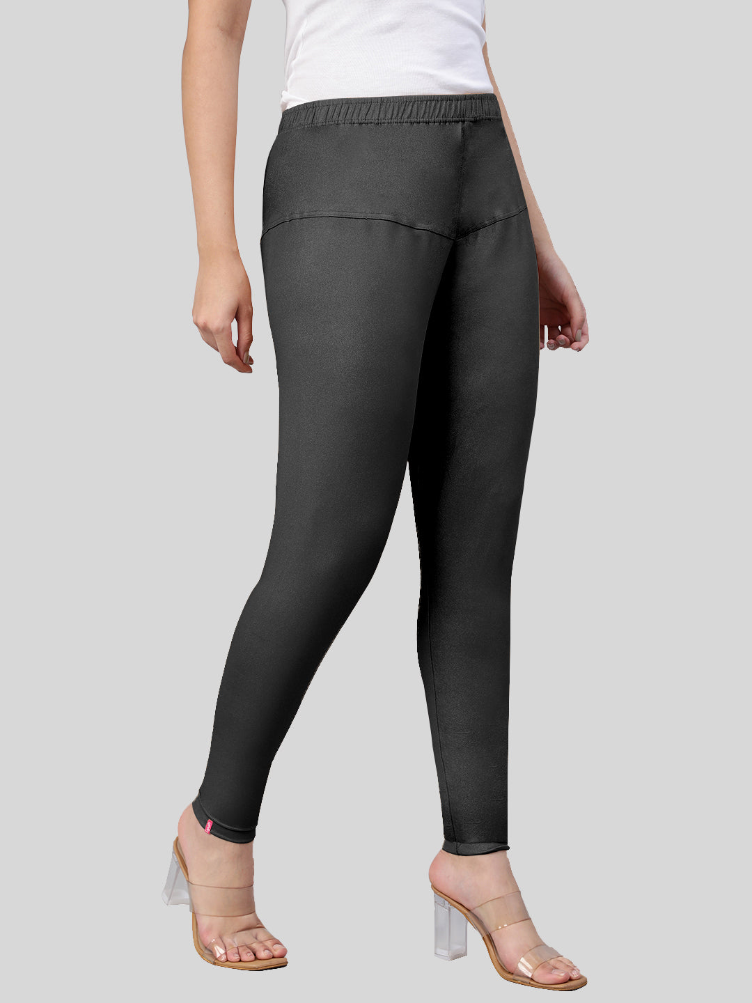 4 Way Lycra Legging With Diamond Cut in Kolkata - Dealers, Manufacturers &  Suppliers - Justdial